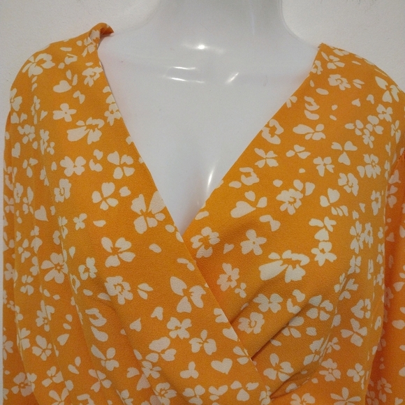 Lane Bryant - Long Sleeves Surplice Neck Shirred Waist Crop Blouse - Picture 5 of 16